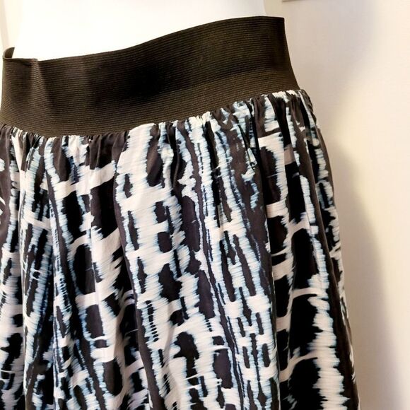 2/$20 Guess by Marciano blue & black summer skirt - Picture 2 of 5